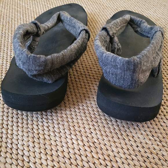 Yoga Sling Ankle Strap Flip Flops - Picture 3 of 4